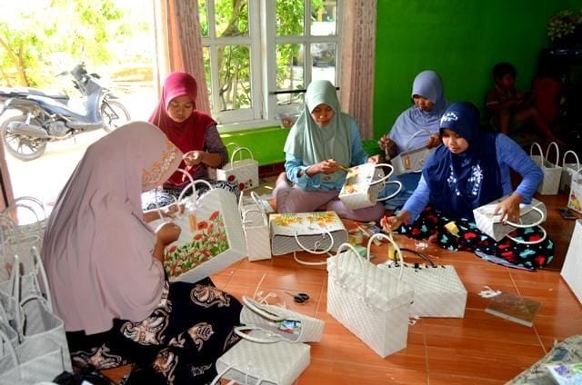 Edukasi dan Sosialisasi Literasi Digital pada Pelaku Usaha Produktif di Kalangan Majelis Taklim An-Nur, Cibiru, Bandung